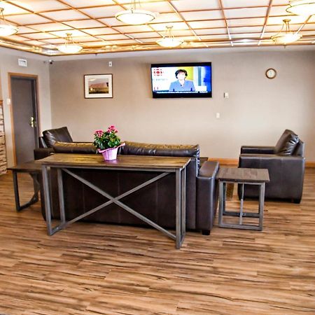 Lakeview Inns & Suites - Брандон Номер фото