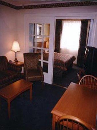 Lakeview Inns & Suites - Брандон Номер фото