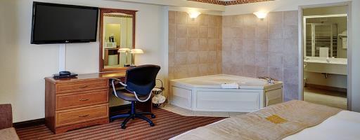 Lakeview Inns & Suites - Брандон Экстерьер фото