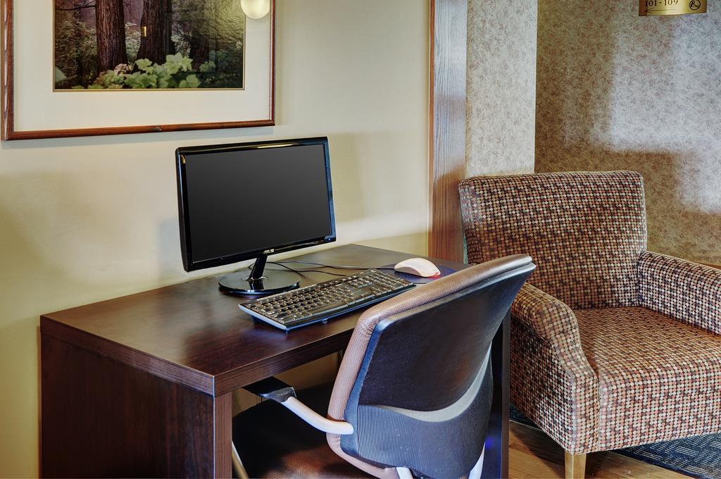 Lakeview Inns & Suites - Брандон Экстерьер фото