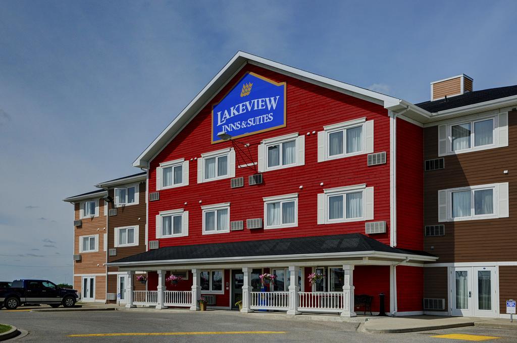 Lakeview Inns & Suites - Брандон Экстерьер фото